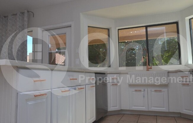 2409 W MARLBORO DR