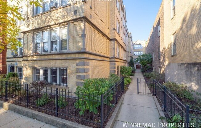 4630 N ASHLAND