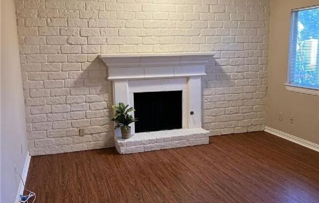 Arbor Village Condominium / Beautiful Update Unit / Refrigerator, Washer & Dryer included