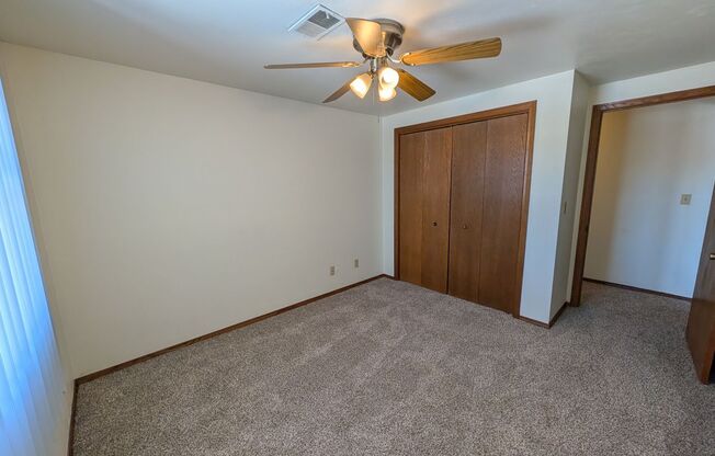 2 beds, 2 baths, 1,034 sqft, $1,279, Unit 1401 062