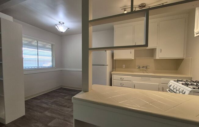 Live Where Midtown Happens – Fort Sutter Manor @ 2508 L Street!