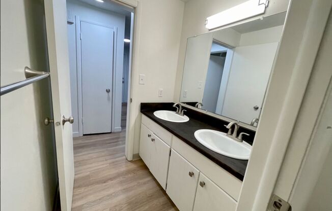 1 bed, 1 bath, $1,055, Unit 9003