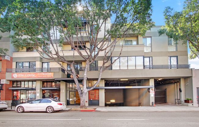 2 beds, 2 baths, 879 sqft, $4,050, Unit 304 P