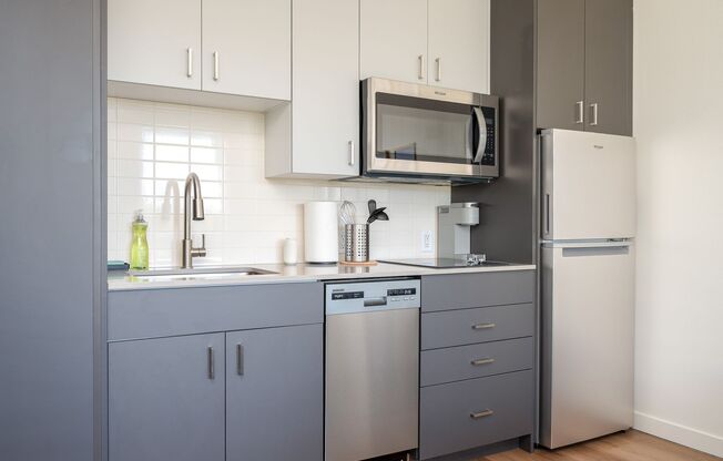 Studio, 1 bath, 351 sqft, $1,349, Unit Unit 408 - Furnished