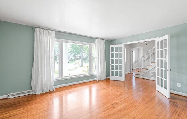 3 Bedroom home in Coventry Woods!