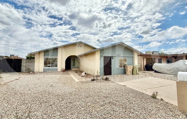 5625 W CAMPO BELLO DR