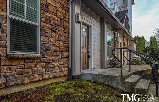 Beautiful Ground Level 1+br Condo ** Water/Sewer/Garbage Included **