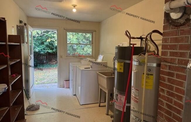 2 beds, 1 bath, 963 sqft, $1,395, Unit 1630