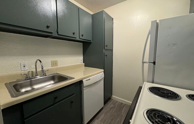 1 bed, 1 bath, 635 sqft, $1,135, Unit 5901-16