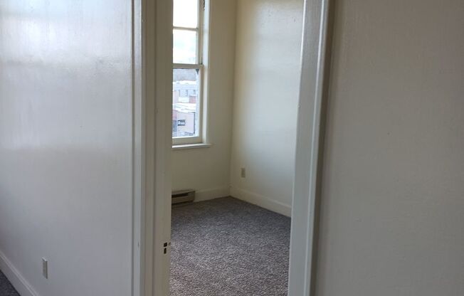 1 bed, 1 bath, $1,100, Unit 511