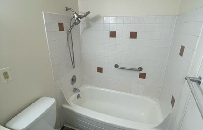 Studio, 1 bath, 450 sqft, $1,445, Unit Unit 304