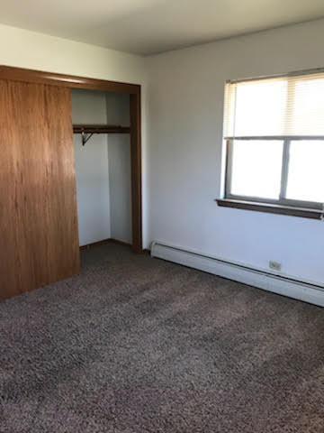 2 beds, 1 bath, $1,200, Unit C6