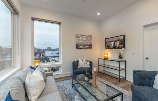 2 beds, 2 baths, 1,100 sqft, $1,875, Unit 208