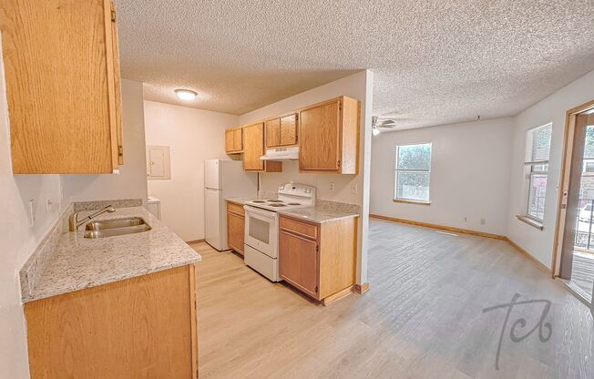 1 bed, 1 bath, $825, Unit #7