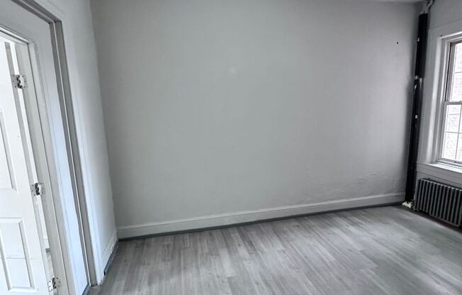 1 bed, 1 bath, $780, Unit APT #1