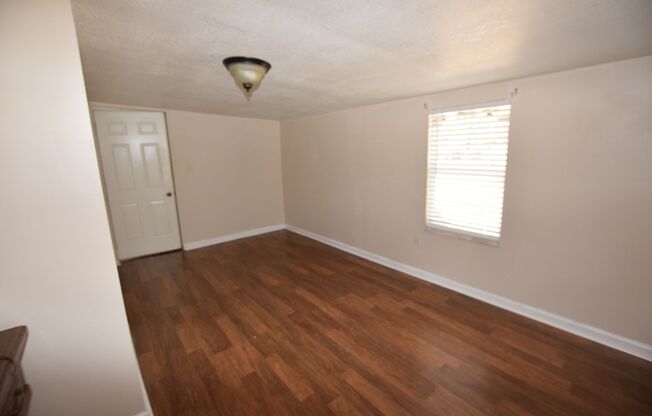 3 beds, 1 bath, $1,500