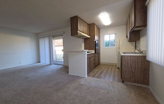 1 bed, 1 bath, 737 sqft, $2,100, Unit 028