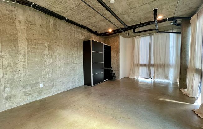 Studio, 1 bath, 560 sqft, $2,395, Unit 18