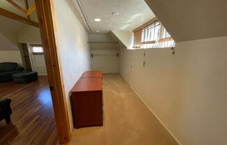 1 bed, 1 bath, 2,000 sqft, $2,095, Unit 9