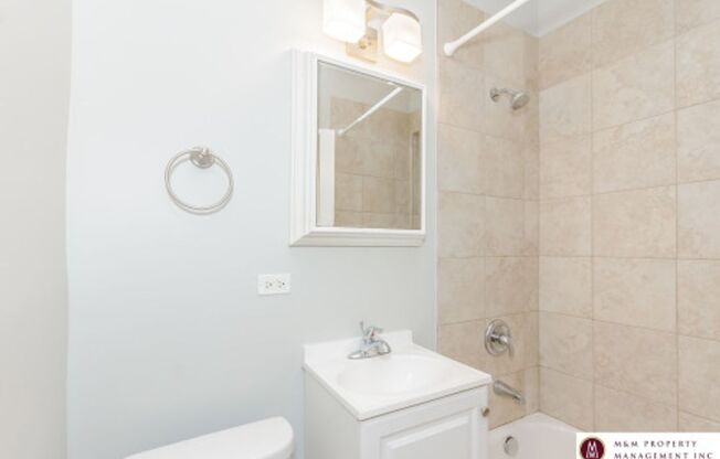 Studio, 1 bath, $1,095, Unit 1006 1/2 16