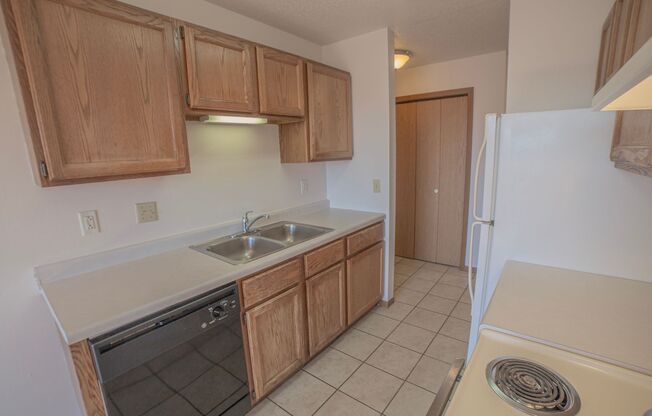 2 beds, 1 bath, 850 sqft, $750, Unit 4404-306