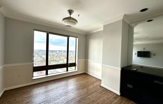 Charming 1 Bedroom/ 1.5 Bathroom Condo Unit in Inner Harbor, Baltimore, MD!
