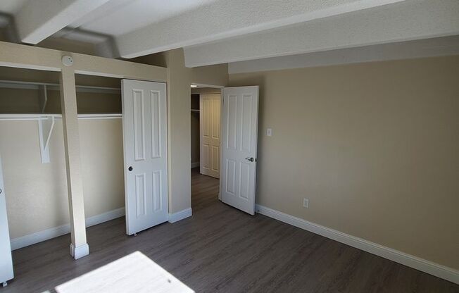 2 beds, 1 bath, 842 sqft, $1,399, Unit Apt 11