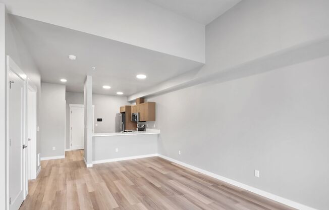 Studio, 1 bath, 523 sqft, $1,575, Unit 211