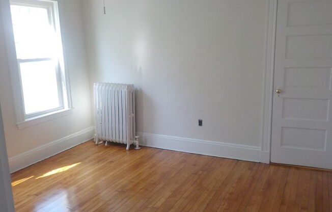 2 beds, 1 bath, 1,200 sqft, $2,700, Unit 1