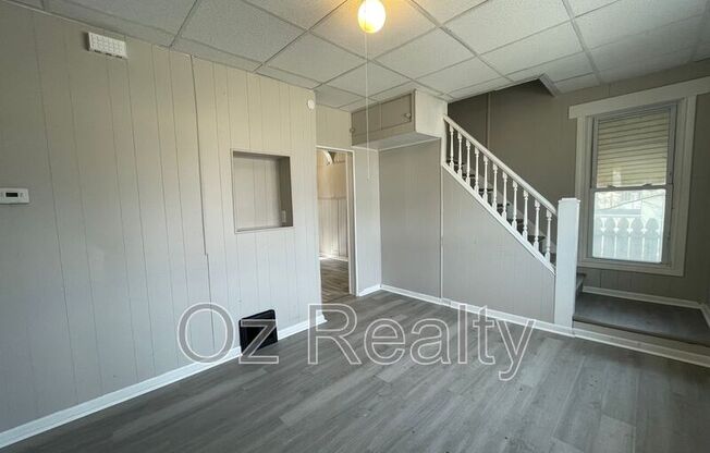 1927 AIRLINE AVE