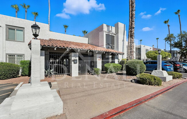 2 beds, 2 baths, 932 sqft, $1,450, Unit Unit 229e