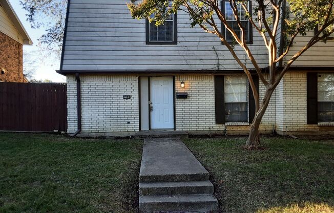 3-bedroom, 2.5-bathroom duplex located in the vibrant community of Farmers Branch