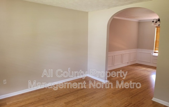 1115 CRABAPPLE LK CIR