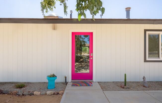 2 Bedroom 1 Bath Home in Joshua Tree - Fully Remodeled w Garage