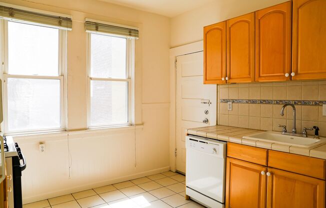 2 beds, 1 bath, 720 sqft, $2,995, Unit 60