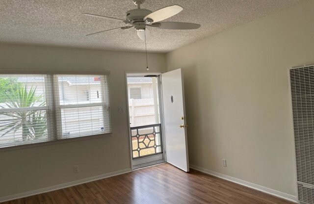 1 bed, 1 bath, 550 sqft, $2,450, Unit 1/2