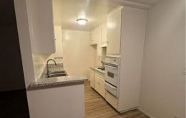 1 bed, 1 bath, $1,945, Unit 215