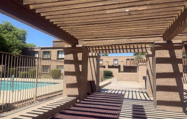 2 beds, 1 bath, 800 sqft, $1,100, Unit CASA-127