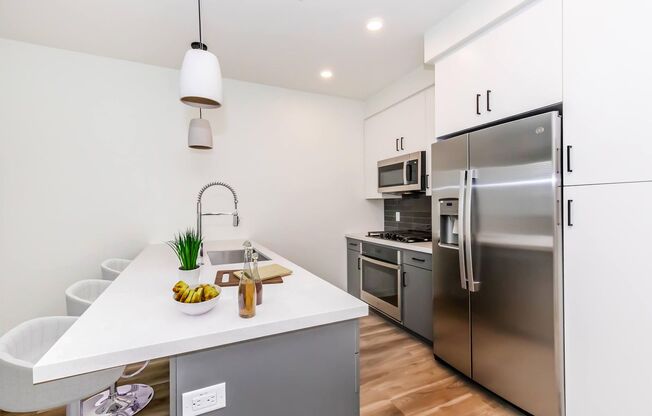 1 bed, 1 bath, 742 sqft, $1,941, Unit 341