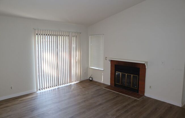 3 Bedrooms, 2 Baths Half-plex in Greenhaven