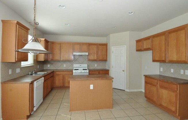 Beautiful Lakeline Ranch home!