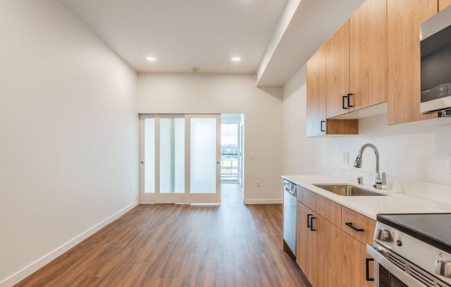 1 bed, 1 bath, 445 sqft, $1,515, Unit atrium court