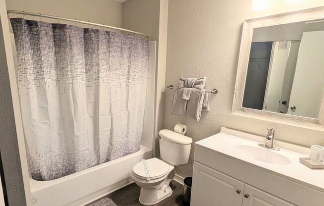 3 beds, 3 baths, 849 sqft, $1,785, Unit 123