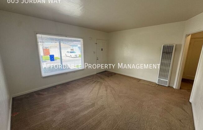 605 JORDAN WAY