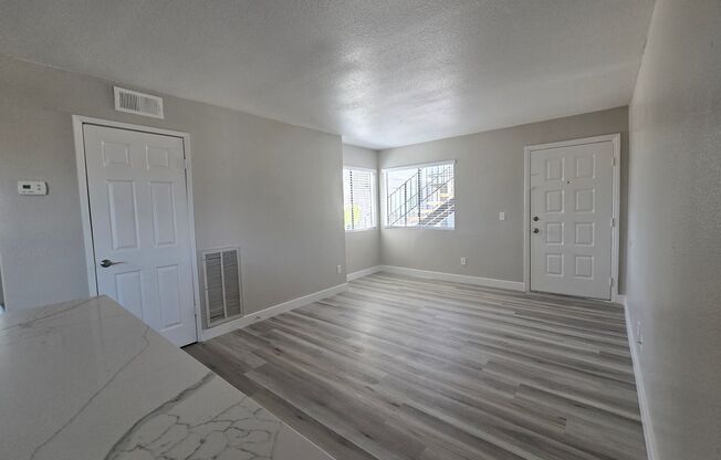 2 beds, 2 baths, 875 sqft, $1,455.5, Unit 5