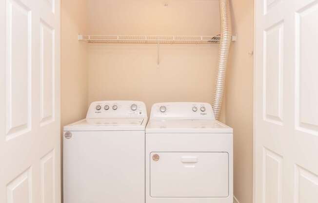 Scenic Station Apartments Laundry