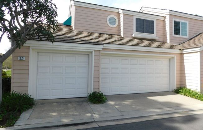 Luxury Woodbridge Lakeview Home 3 Bedroom plus Office/Den 2 1/2 Bath
