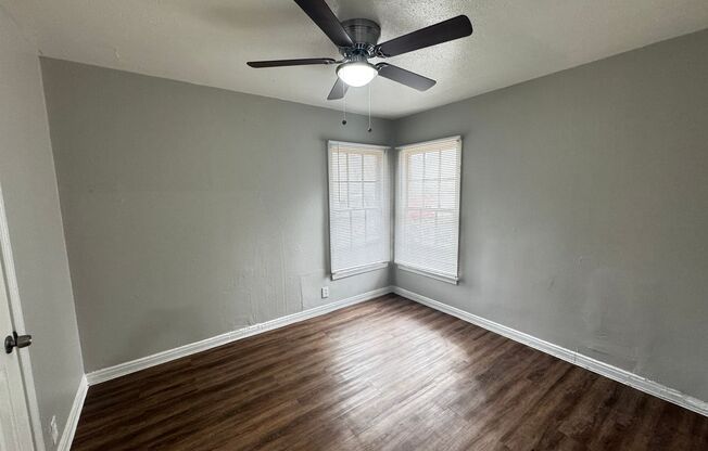 3 beds, 1 bath, $1,595