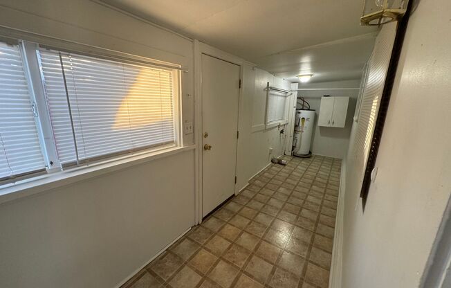 2 beds, 1 bath, $1,250