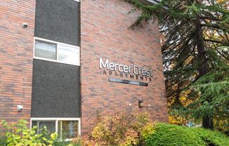 Mercer Crest Apartments